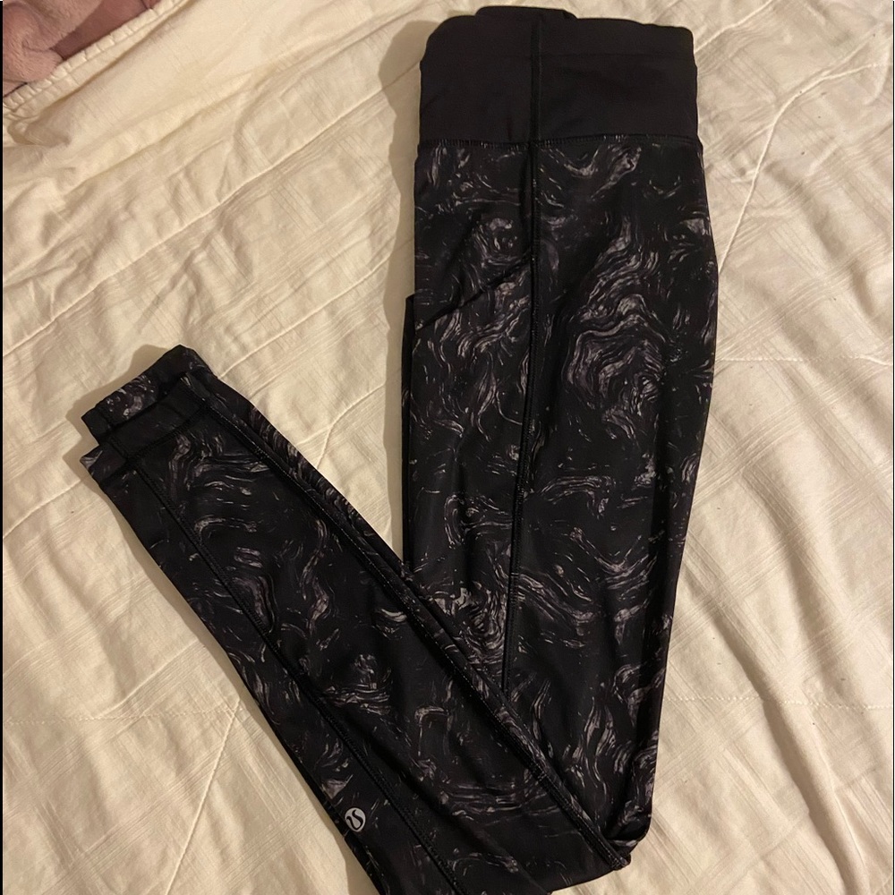 Lululemon Black Marbled Leggings Size 4